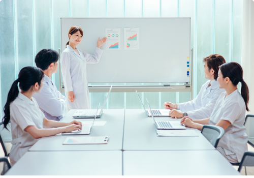 研修を受ける看護師達