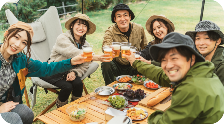 キャンプをする6人