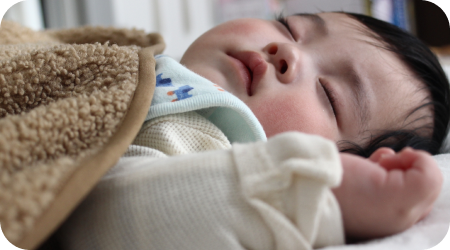 寝ている赤ちゃん